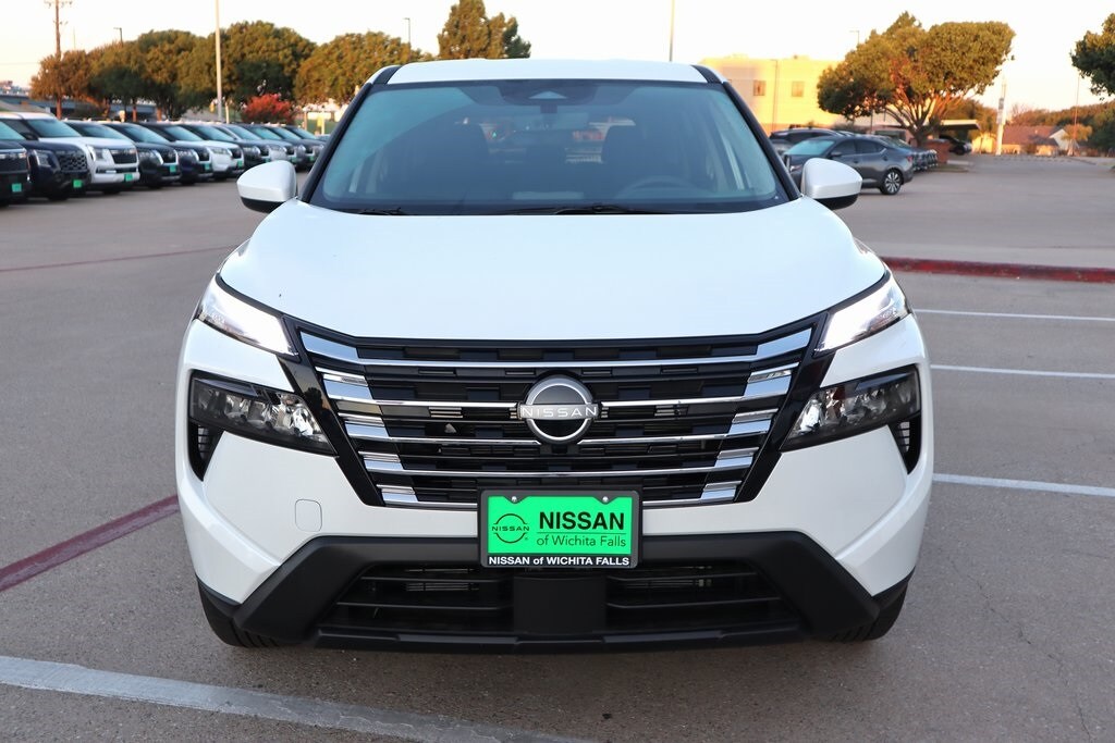 2026 Nissan Rogue SV photo 4