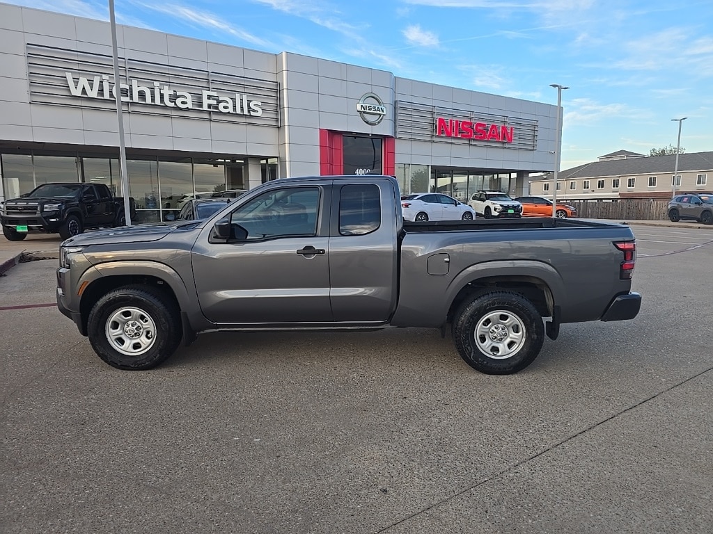2023 Nissan Frontier S photo 2