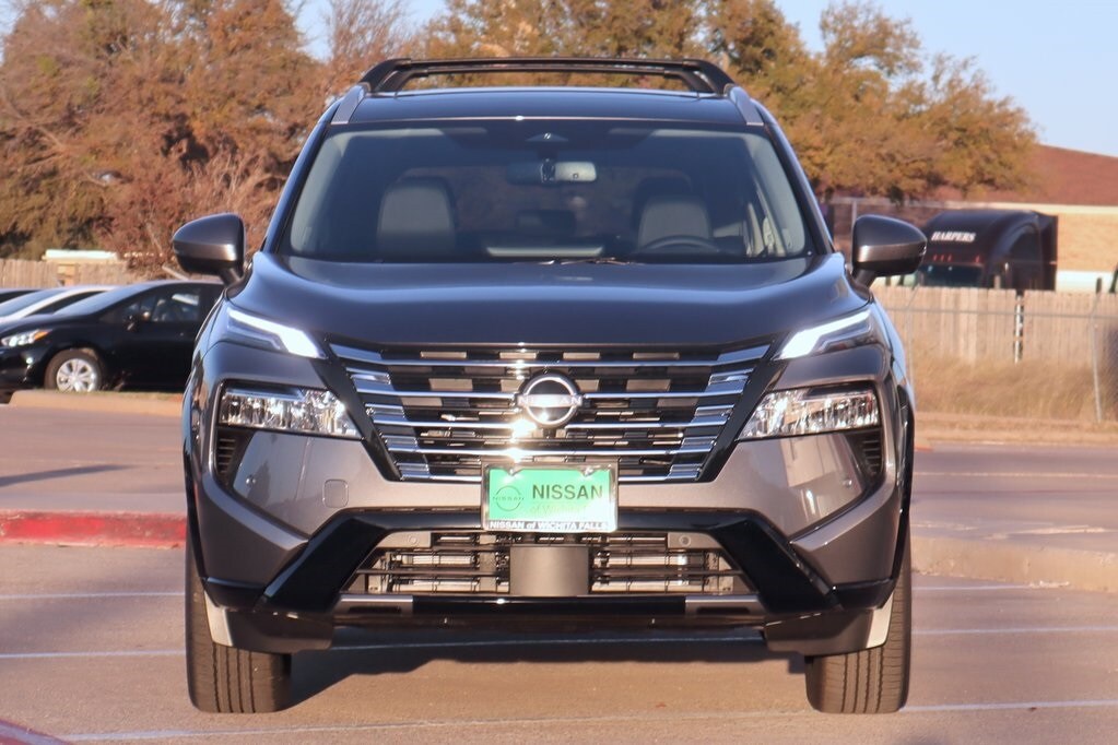 2026 Nissan Rogue Platinum photo 3