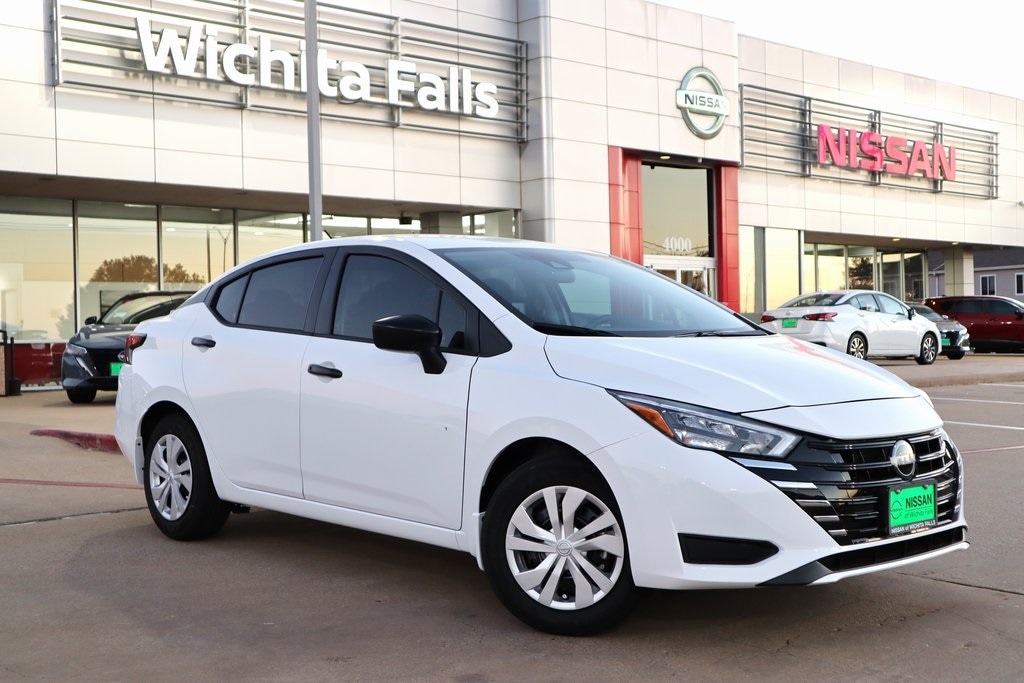 2025 Nissan Versa Sedan S's photo