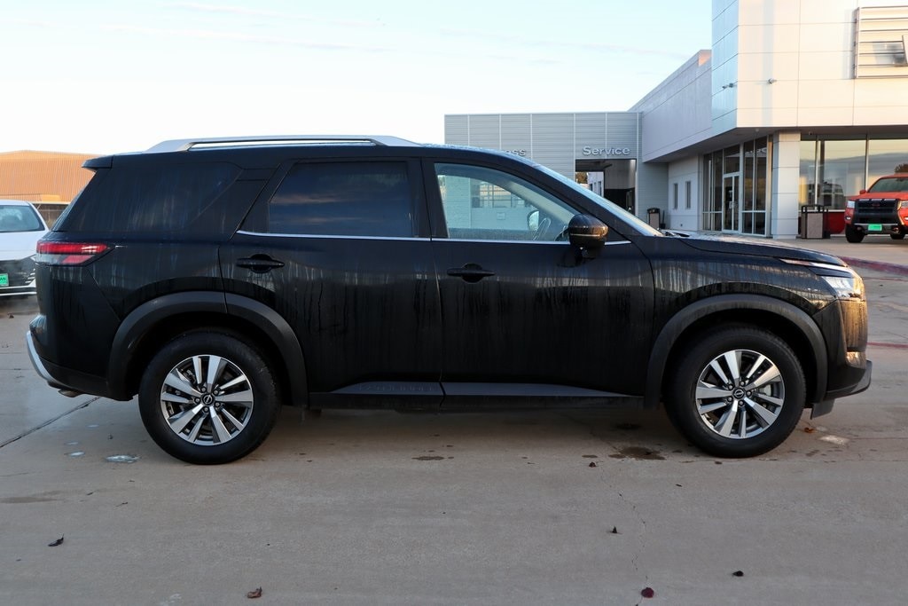 2025 Nissan Pathfinder SL photo 4