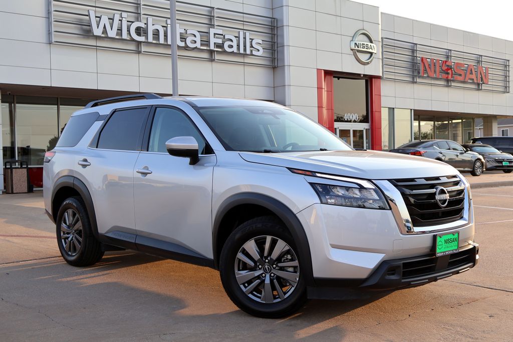 Certified Pre-Owned 2025 Nissan Pathfinder SV
