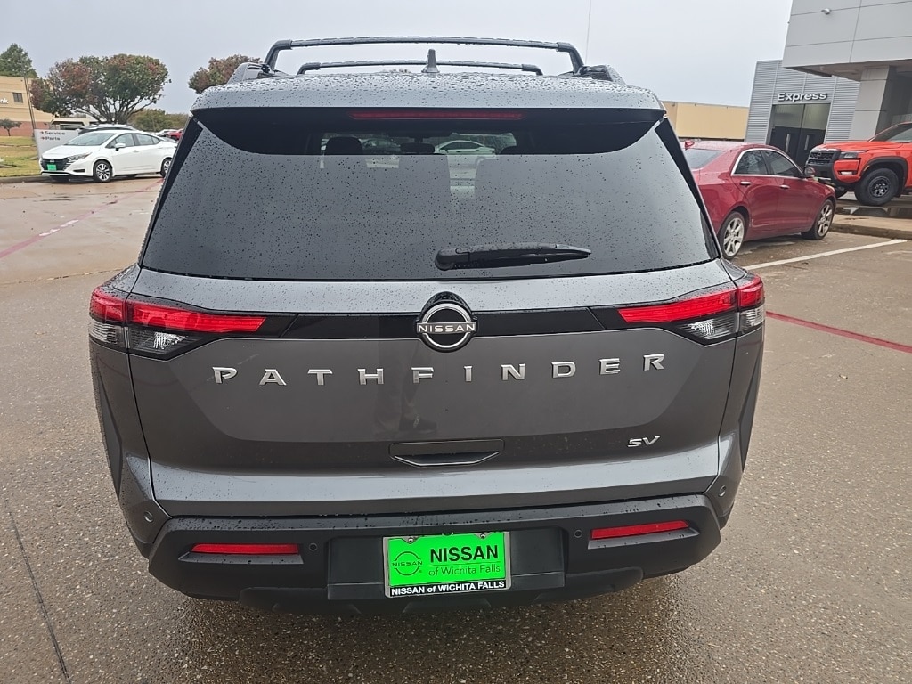 2022 Nissan Pathfinder SV photo 4