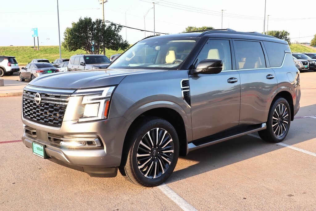 2025 Nissan Armada Platinum Reserve photo 3