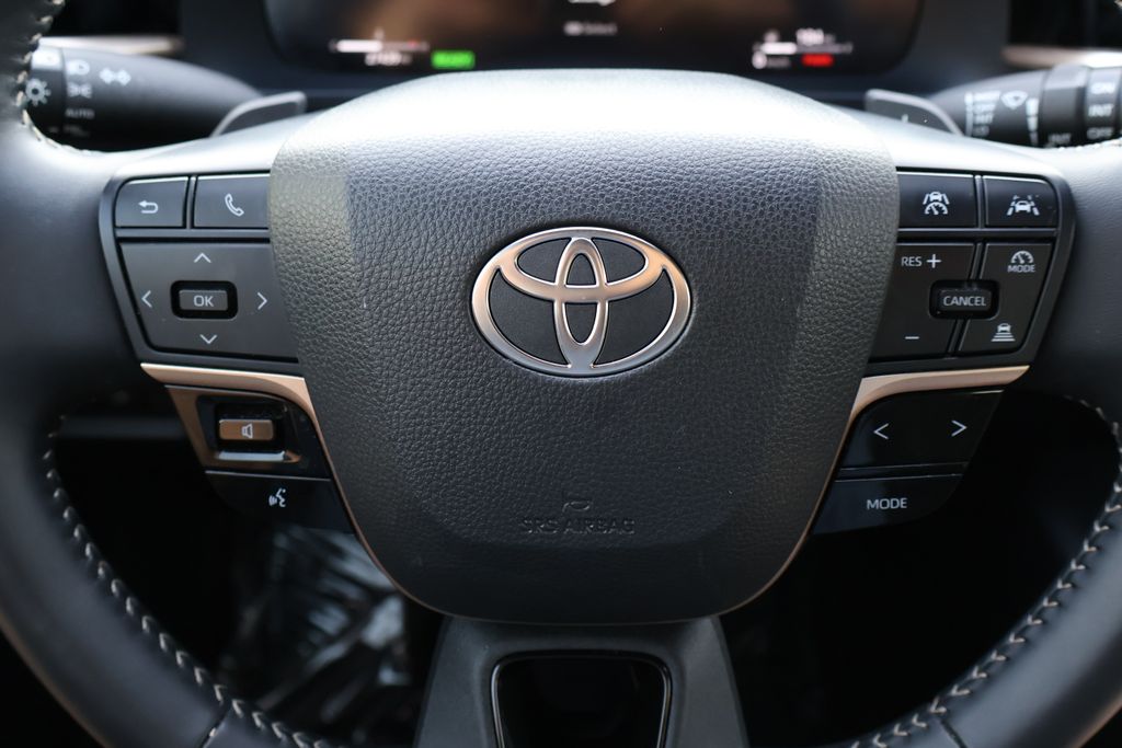 2025 Toyota Crown Signia XLE - Photo 26