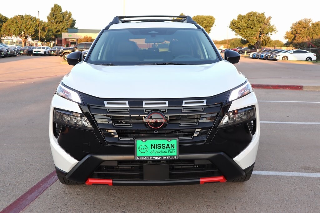 2026 Nissan Rogue SV photo 4