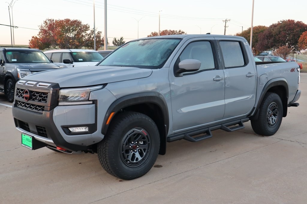 2026 Nissan Frontier PRO-4X photo 3