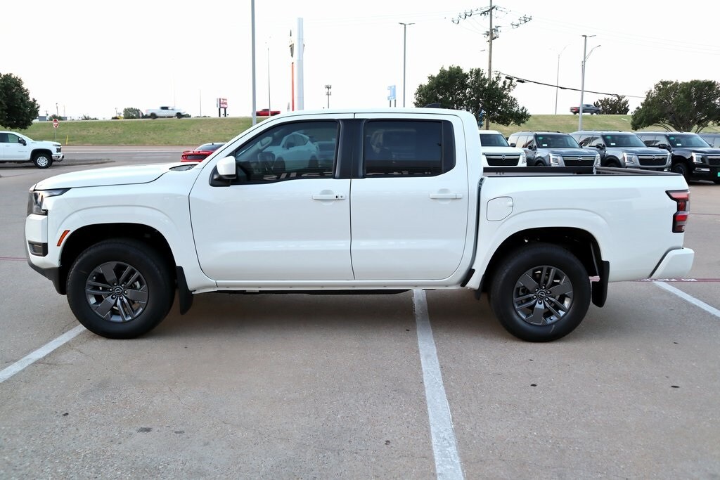2026 Nissan Frontier SV photo 2