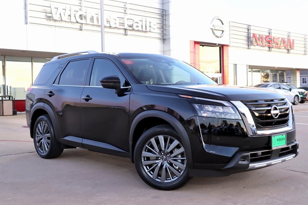 2025 Nissan Pathfinder SL's photo