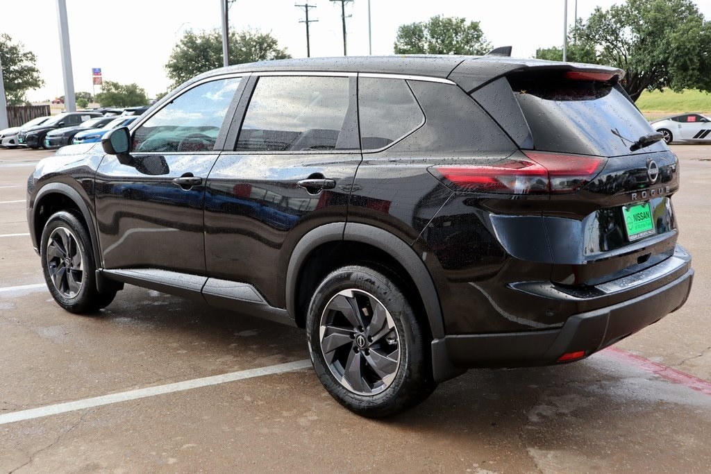 2026 Nissan Rogue SV photo 2