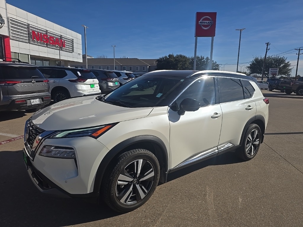 2021 Nissan Rogue SL's photo