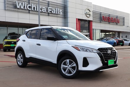 2025 Nissan Kicks Play S SUV