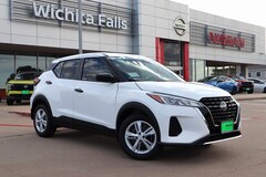 2025 Nissan Kicks Play S SUV