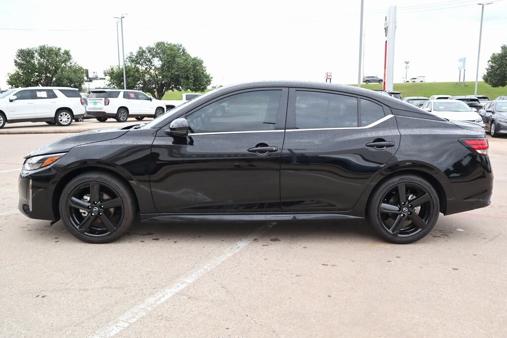 2025 Nissan Sentra SR photo 2