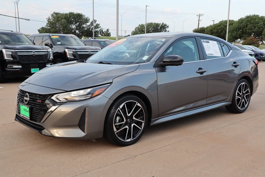 2024 Nissan Sentra SR photo 3