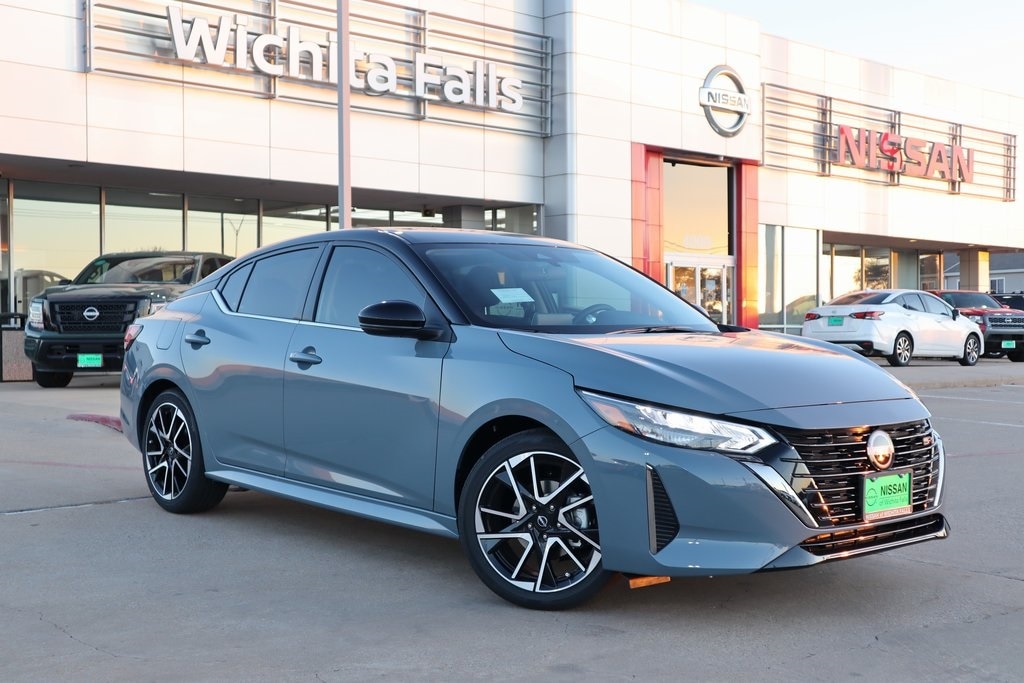 2025 Nissan Sentra SR's photo