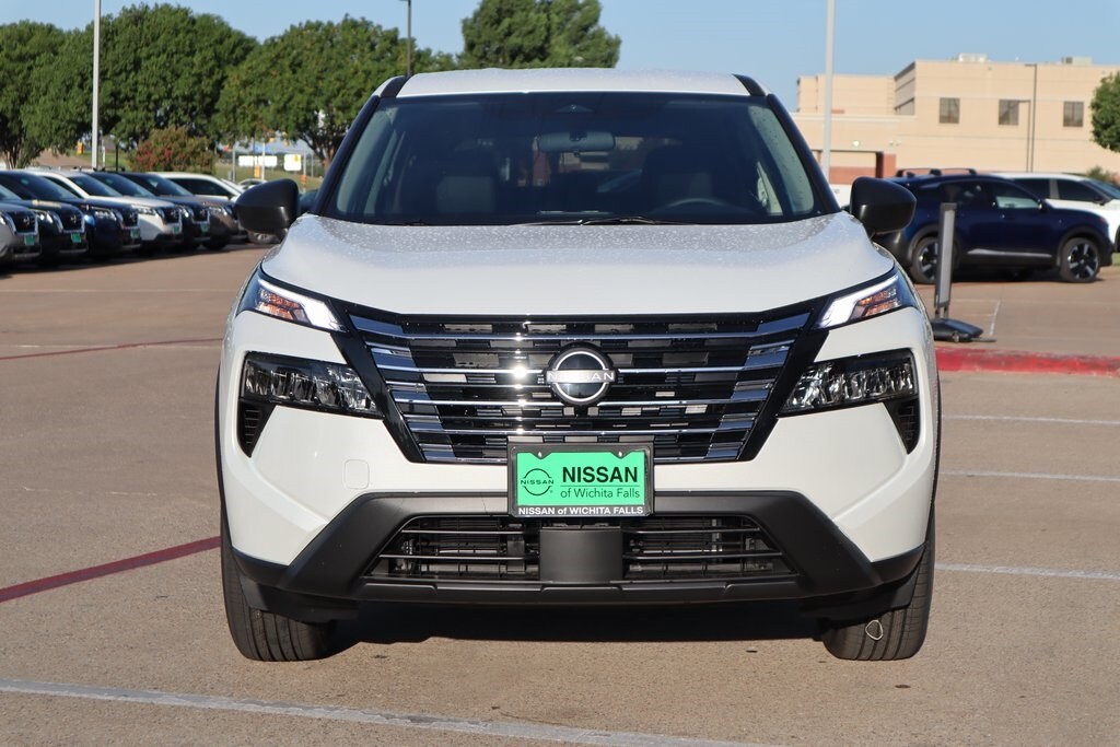 2026 Nissan Rogue S photo 4