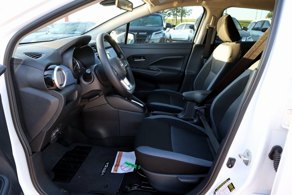 2025 Nissan Versa Sedan SV - Photo 14