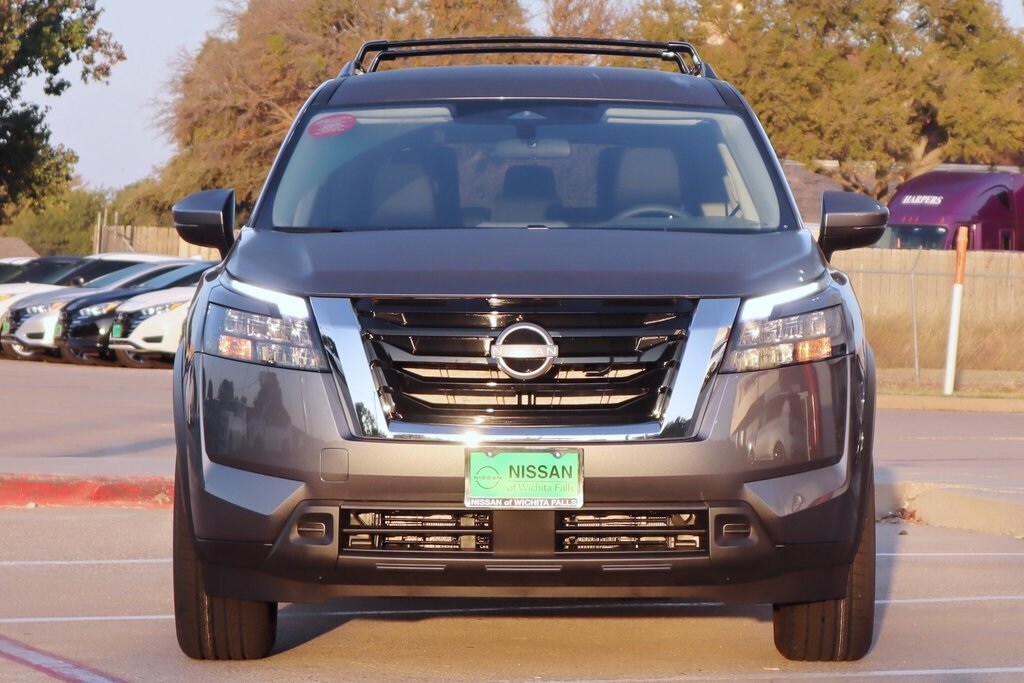 2025 Nissan Pathfinder SV photo 3