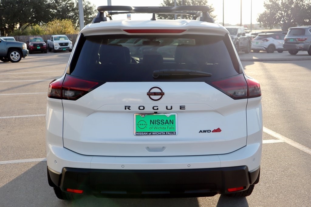 2026 Nissan Rogue SV photo 2