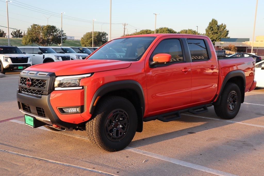 2026 Nissan Frontier PRO-4X photo 3