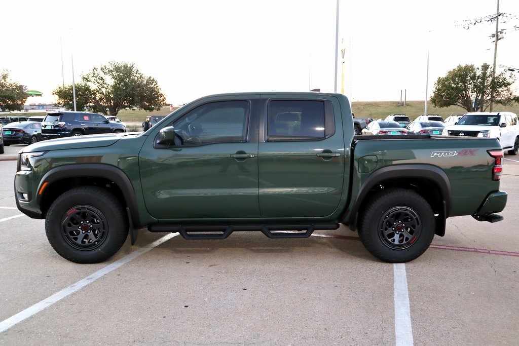 2026 Nissan Frontier PRO-4X photo 2