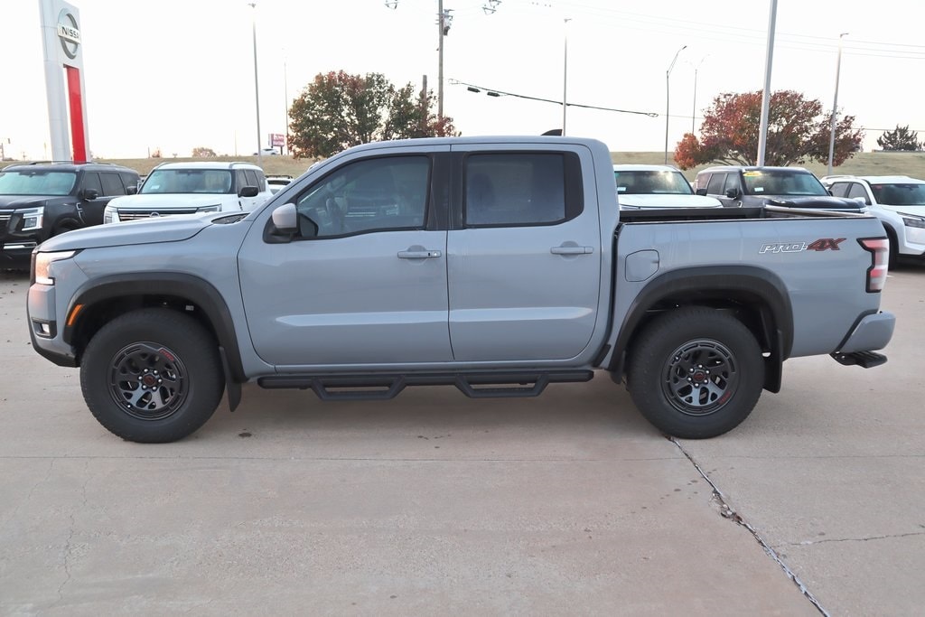2026 Nissan Frontier PRO-4X photo 2