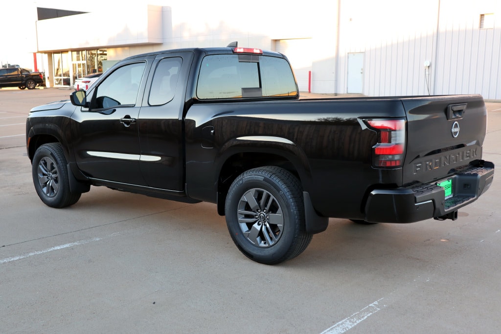 2026 Nissan Frontier SV - Photo 8