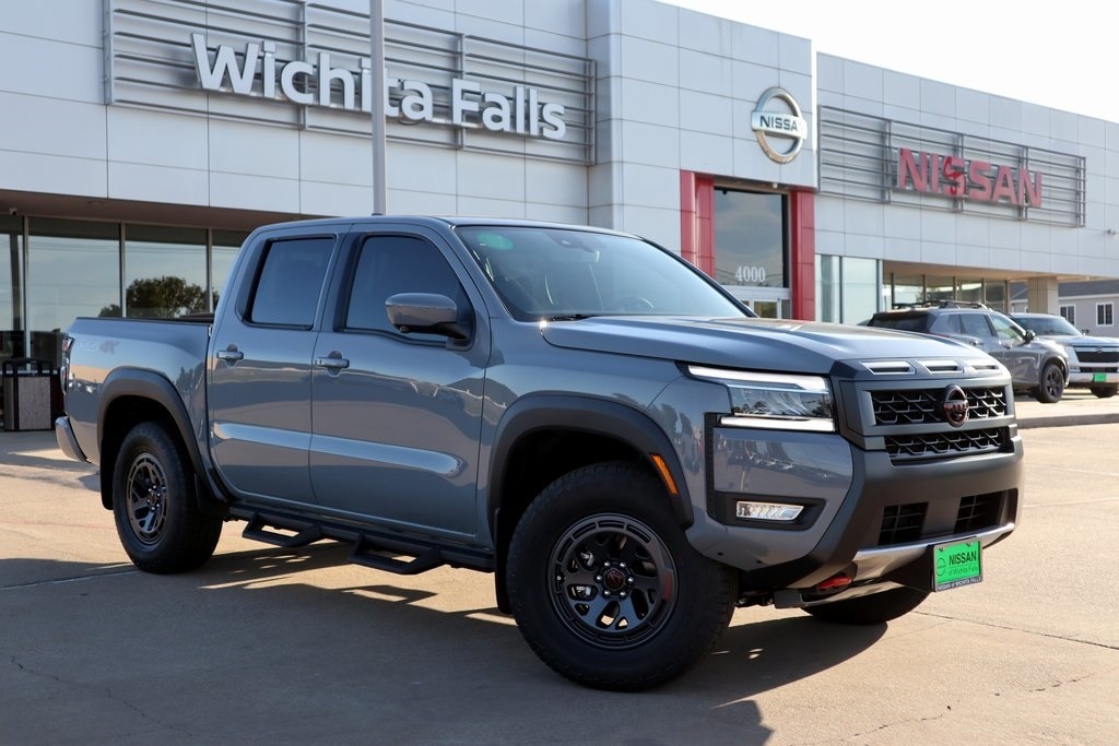 2026 Nissan Frontier PRO-4X's photo