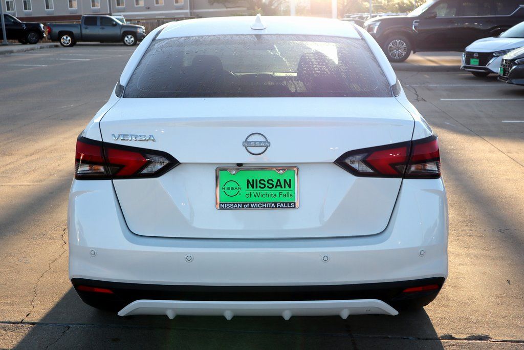 2025 Nissan Versa Sedan SV - Photo 7