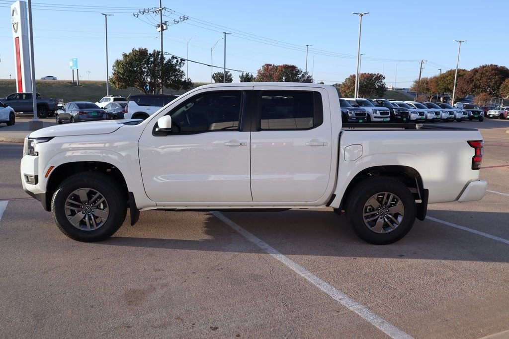 2026 Nissan Frontier SV photo 2