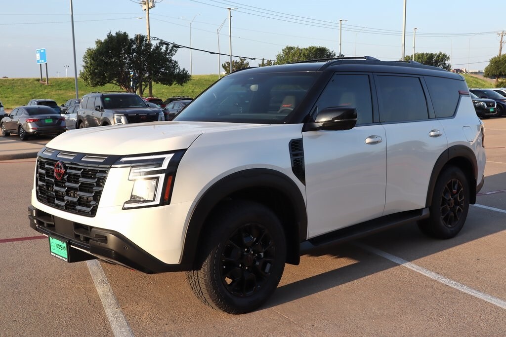 2025 Nissan Armada photo 3