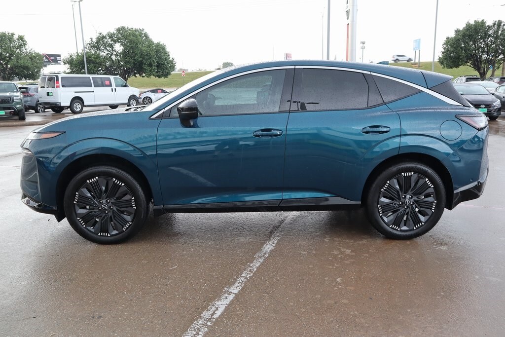 2025 Nissan Murano Platinum photo 2