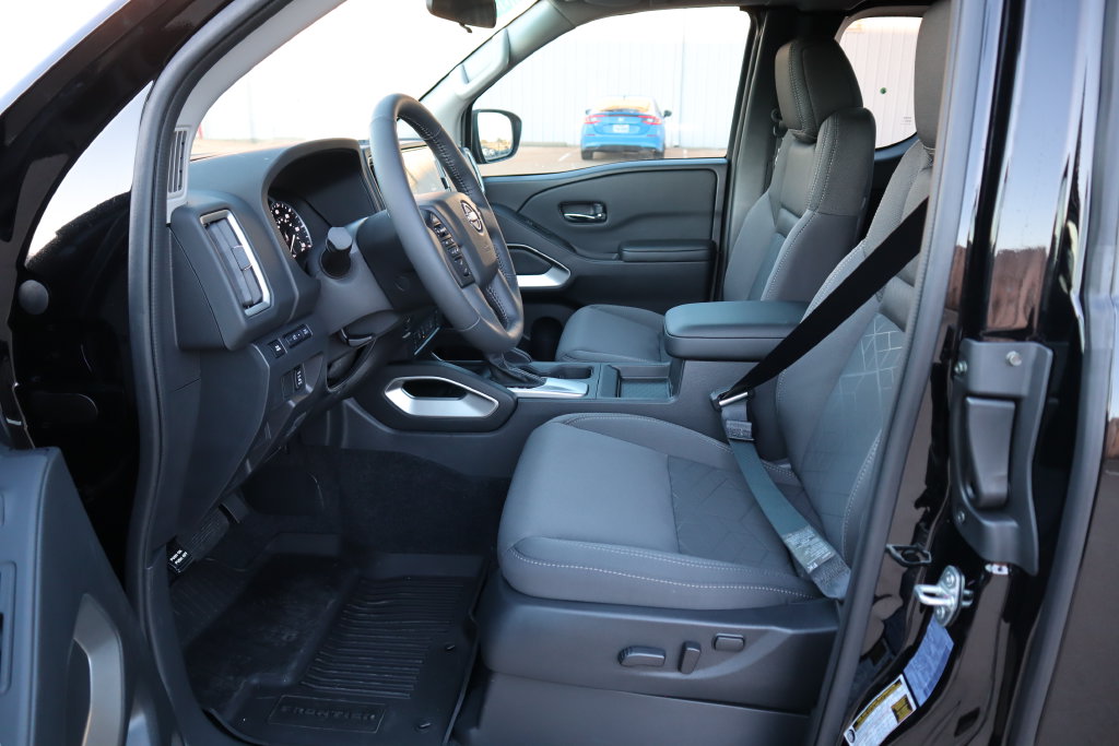 2026 Nissan Frontier SV - Photo 14