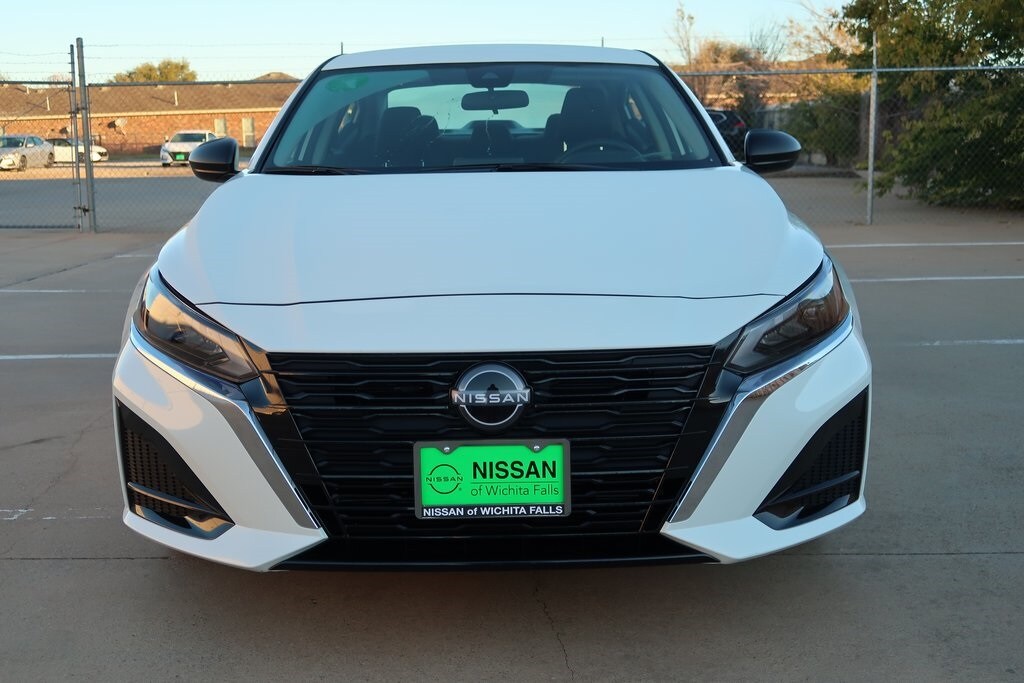 2025 Nissan Altima S photo 4