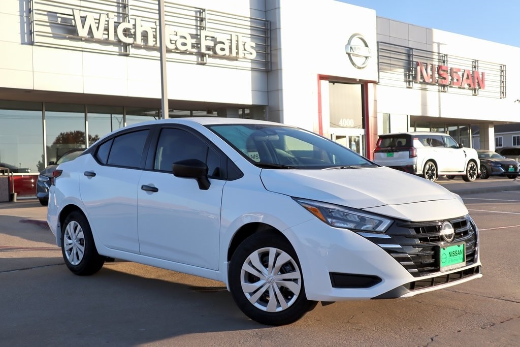 2025 Nissan Versa Sedan S's photo