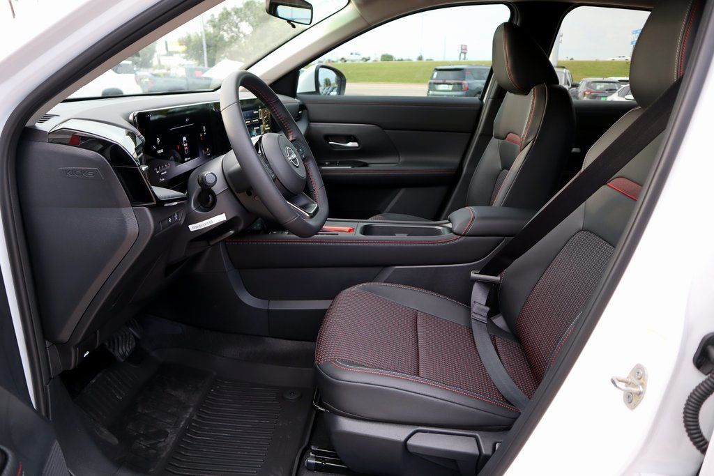 2025 Nissan Kicks SR - Photo 14