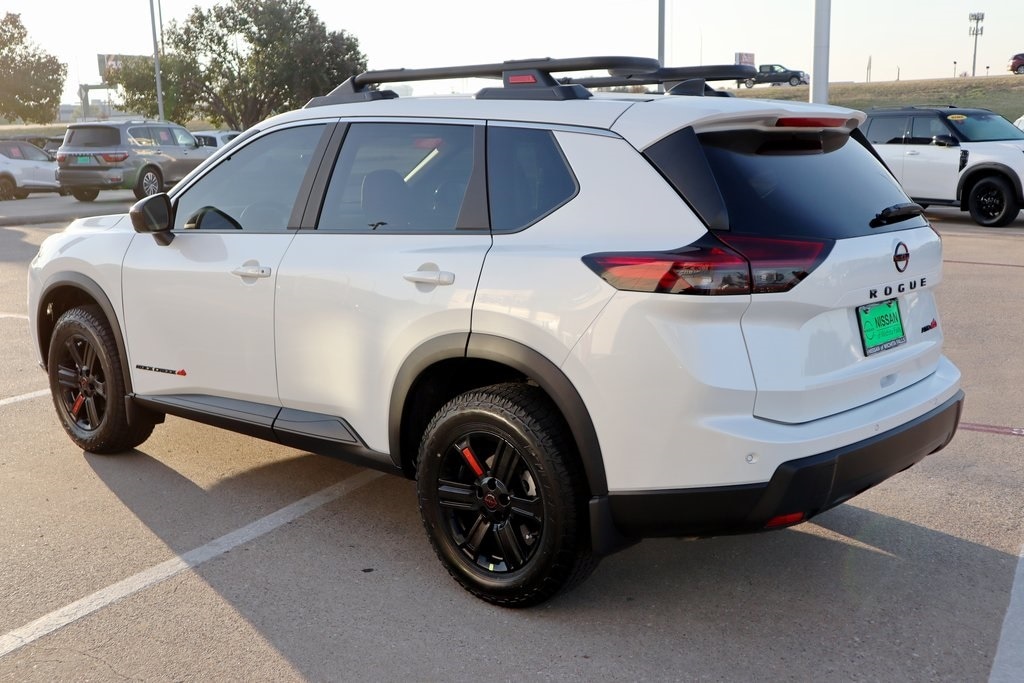 2026 Nissan Rogue SV photo 3