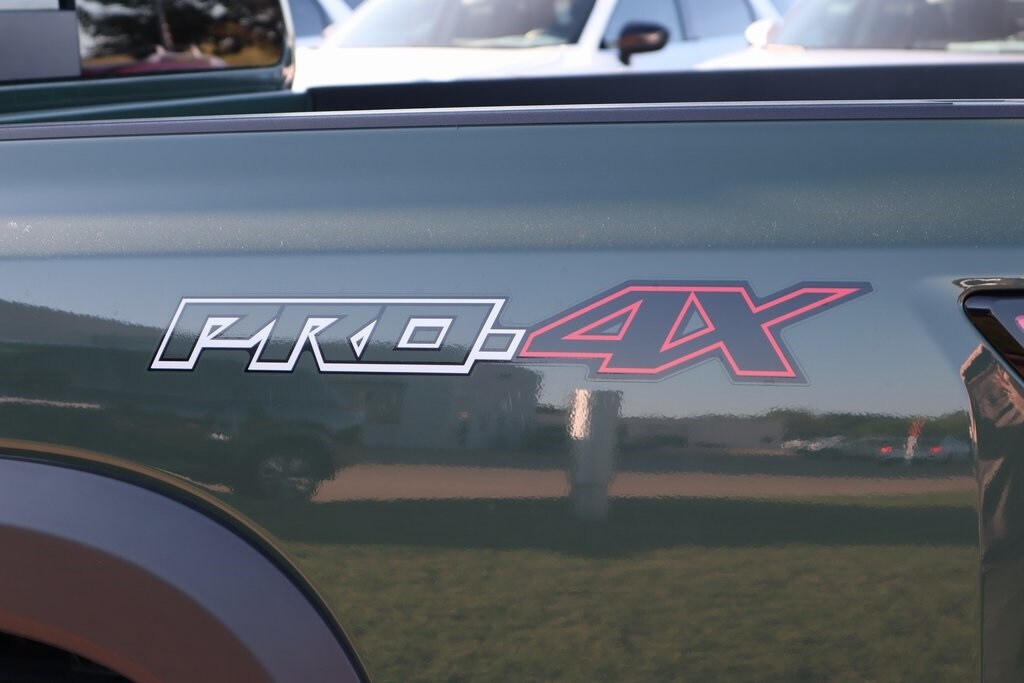 2024 Nissan Frontier PRO-4X photo 3
