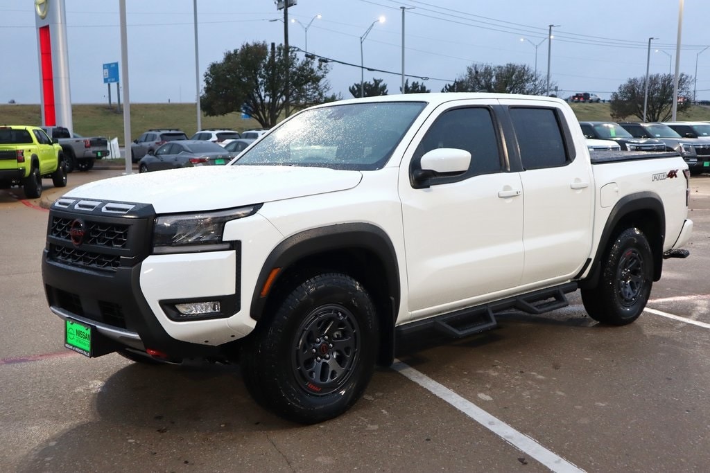 2026 Nissan Frontier PRO-4X photo 3