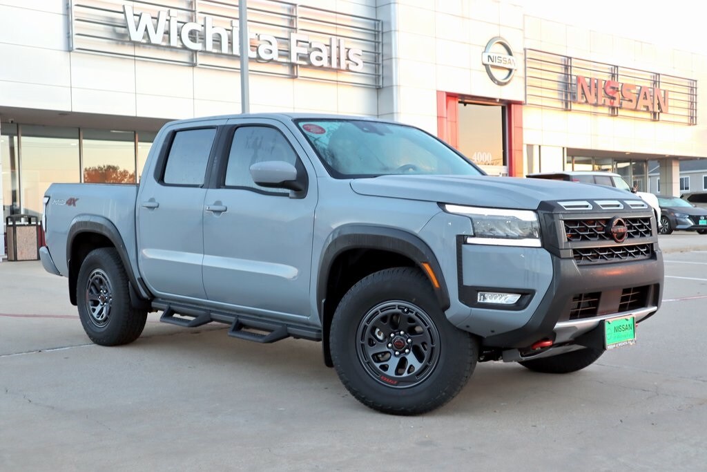 2026 Nissan Frontier PRO-4X's photo