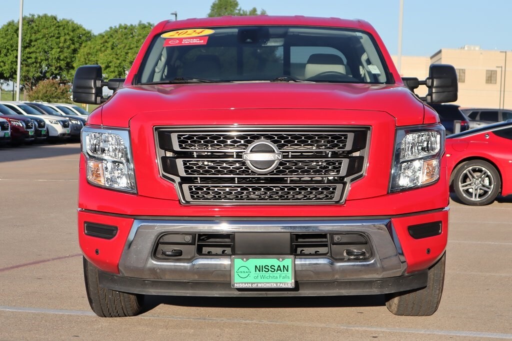 2024 Nissan Titan SV photo 4