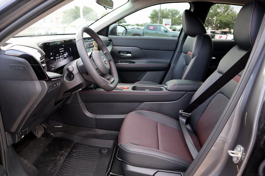 2025 Nissan Kicks SR - Photo 14