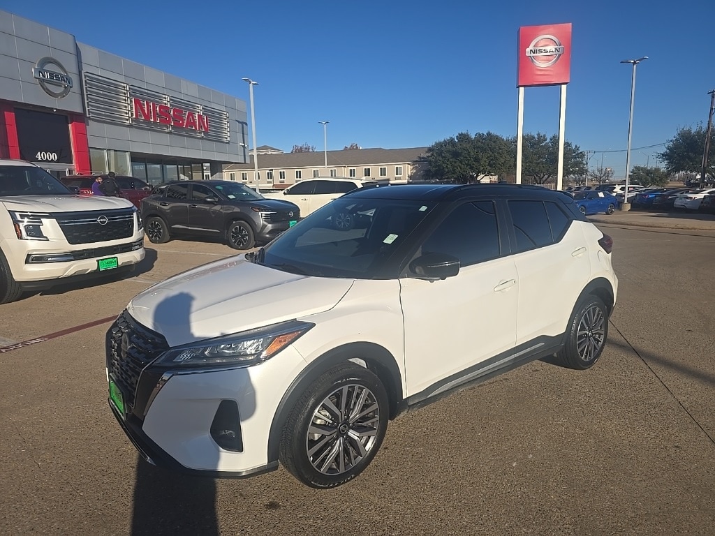 2021 Nissan Kicks SR