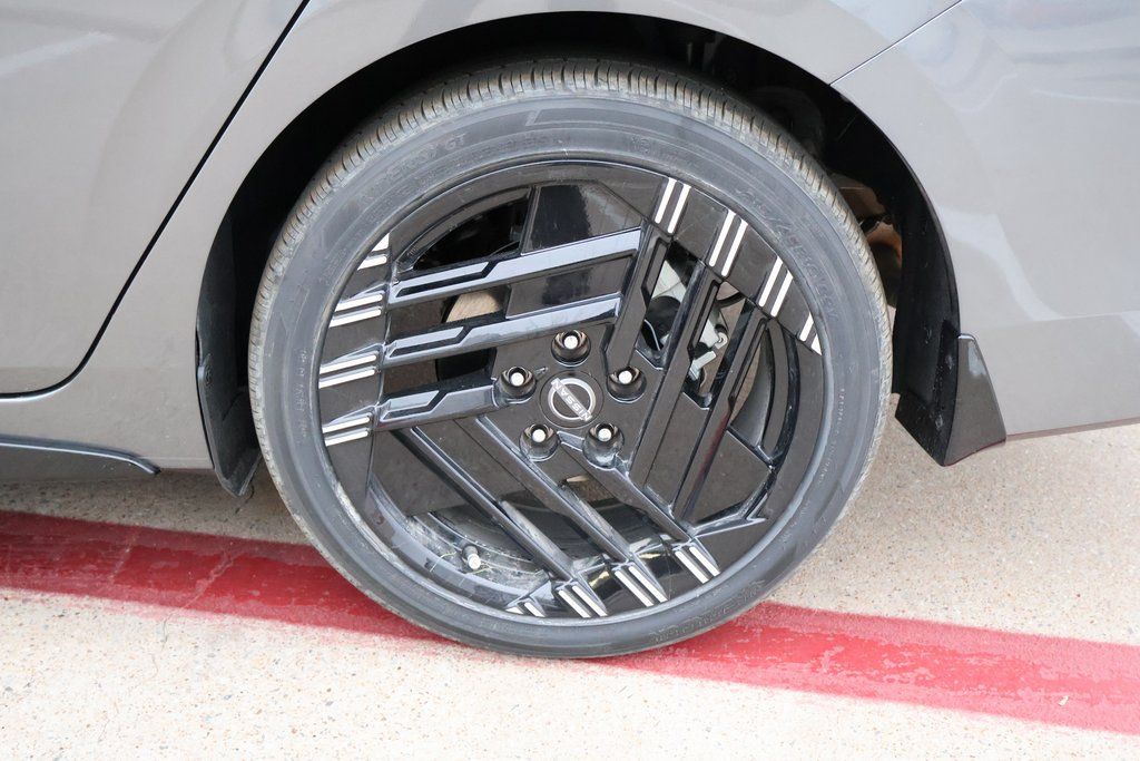 2026 Nissan Sentra SR - Photo 9