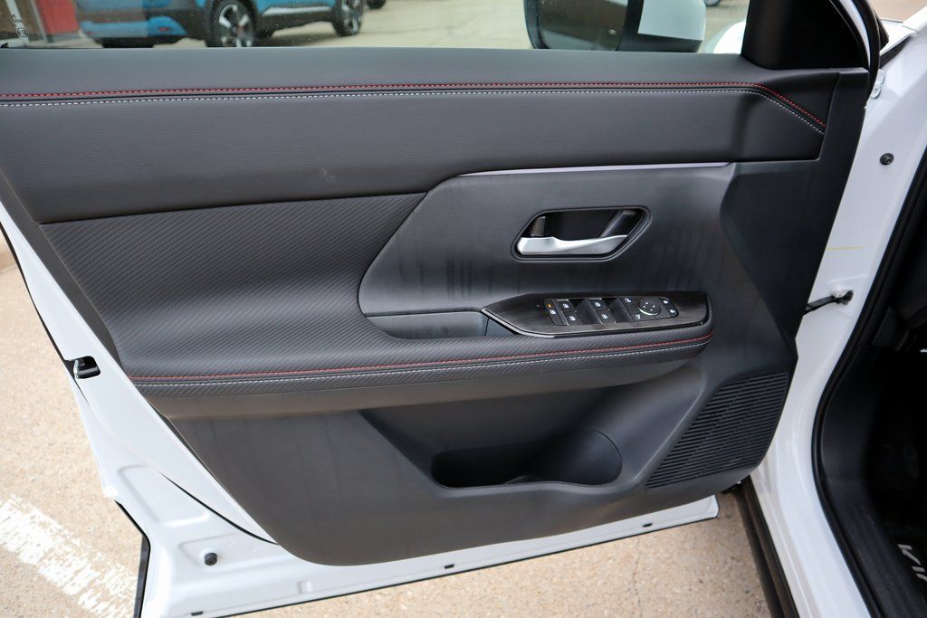 2025 Nissan Kicks SR - Photo 12