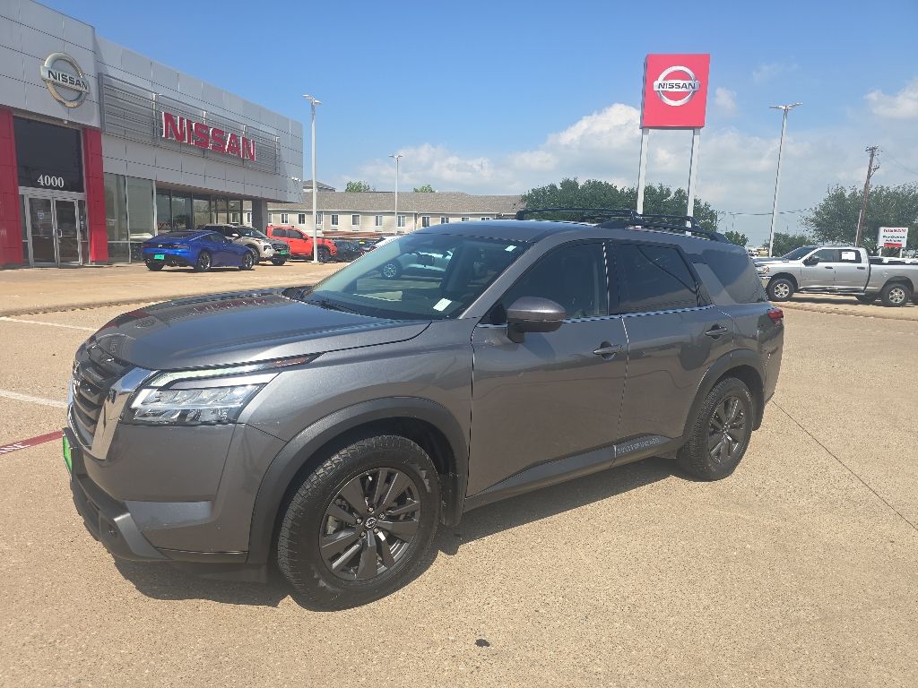 2022 Nissan Pathfinder SV 2WD's photo