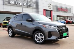 2025 Nissan Kicks Play S SUV