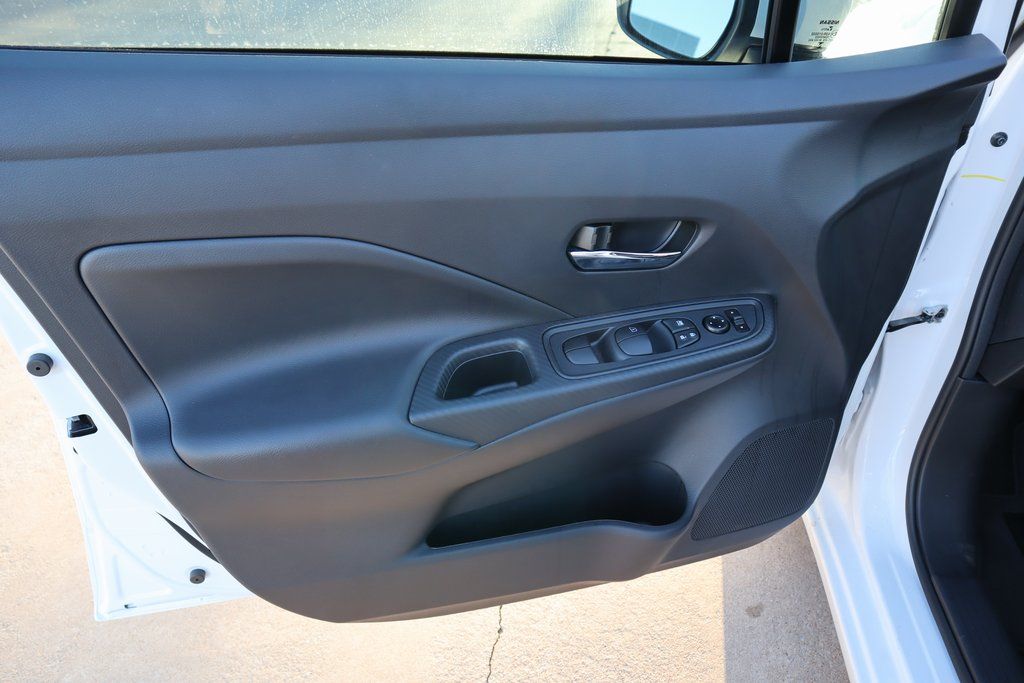 2025 Nissan Versa Sedan SV - Photo 12