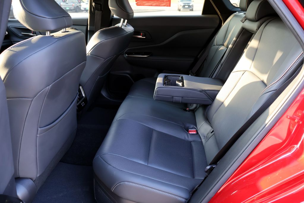 2025 Toyota Crown Signia XLE - Photo 16
